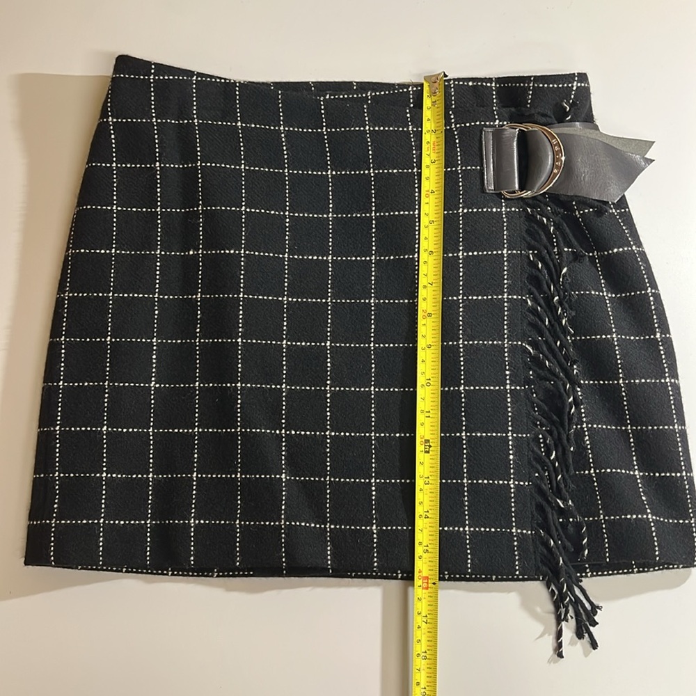 EUC Ralph Lauren Black Windowpane Mini Skirt with Buckle & Fringe - Picture 9 of 9
